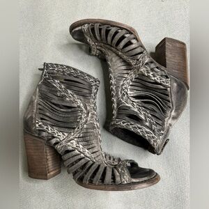 FREEBIRD bootie Sandles charcoal gray size 7
